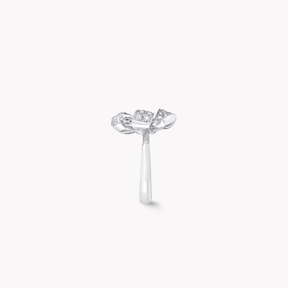 Tilda’s Bow Classic Diamond Ring